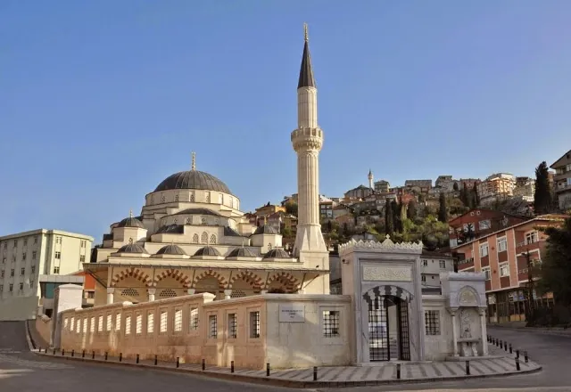 Yıldırım Beyazıt Camii — 2